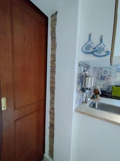 Appartamento Angolo De Trastevere - Accogliente E Silenzioso Roma